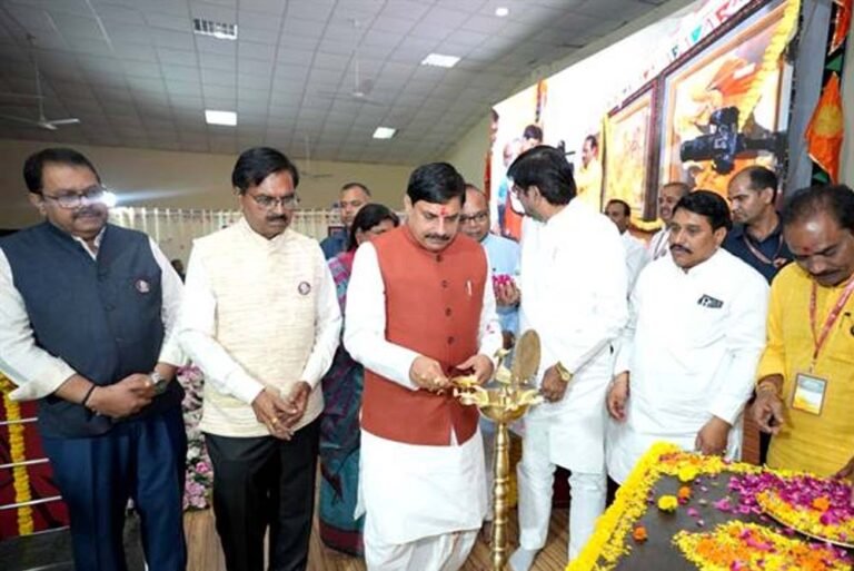 मुख्यमंत्री ने सम्राट विक्रमादित्य विश्वविद्यालय की नवीन नाम पट्टिका का अनावरण किया