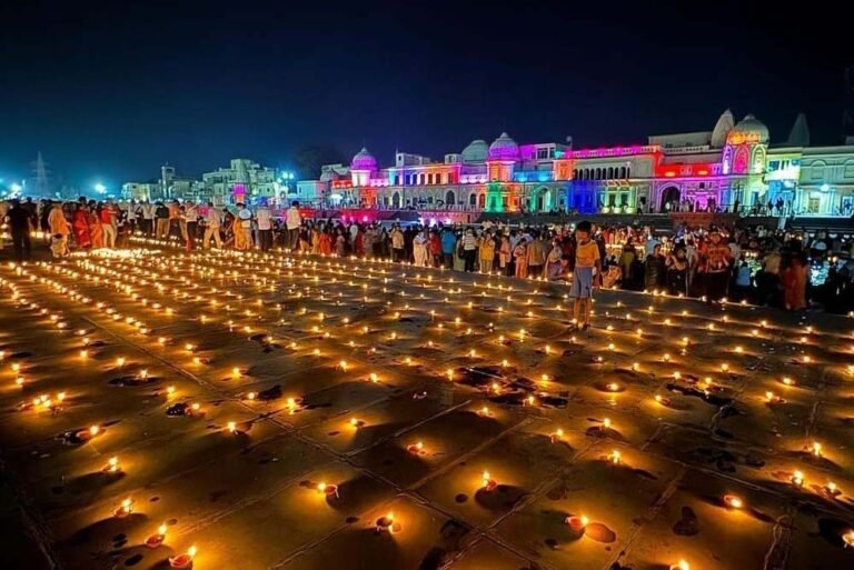 राम की पैड़ी पर दर्शक दीर्घा बनी आकर्षण, एक साथ बैठ सकेंगे 20 हजार श्रद्धालु