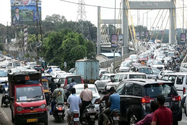 भोपाल ट्रैफिक अलर्ट: दिवाली पर कई रास्ते बंद, बदली गई पार्किंग व्यवस्था, जानिए पूरी गाइडलाइन