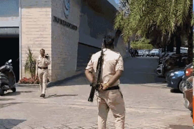 अमृतसर से आई IT टीम ने भोपाल में मारा छापा, MP के धनकुबेर के ठिकानों पर कार्रवाई जारी