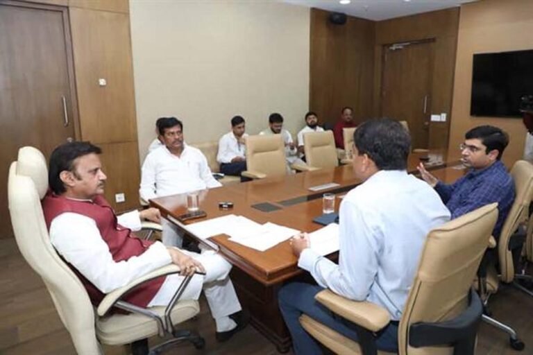 सांसद कुशवाह ने की उपमुख्यमंत्री शुक्ल से मुलाकात, ग्वालियर की स्वास्थ्य सेवाओं पर हुई गंभीर चर्चा