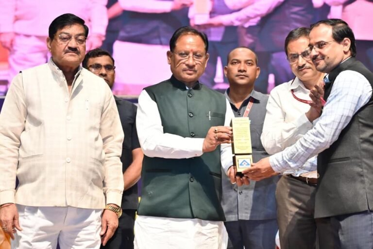 विश्व मानक दिवस पर मुख्यमंत्री ने दिलाई गुणवत्ता शपथ, कहा — हर क्षेत्र में पारदर्शिता, उपभोक्ता अधिकार और नवाचार सर्वोपरि