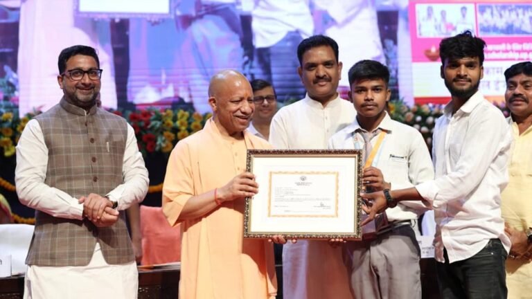 व्यापक हित में मुख्यमंत्री का बड़ा निर्णय, मार्च 2026 तक ₹1960 करोड़ का अतिरिक्त व्ययभार वहन करेगी सरकार