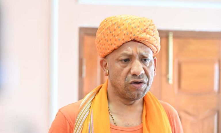 सीएम योगी आदित्यनाथ ने प्रदेशवासियों को दी शारदीय नवरात्र की महानवमी व विजयदशमी पर्व की बधाई