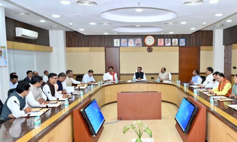 मंत्रालय महानदी भवन में कैबिनेट की बड़ी बैठक, मुख्यमंत्री साय की अगुवाई में हुए महत्वपूर्ण निर्णय