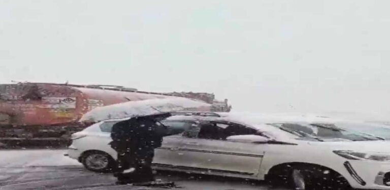 ताजा बर्फबारी के बाद लाहौल घाटी में अलर्ट जारी, जानें पूरा मौसम अपडेट