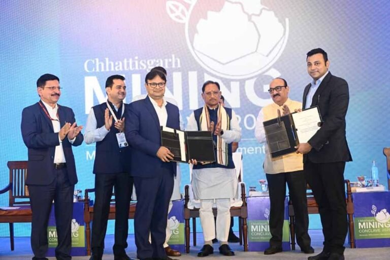 मुख्यमंत्री  साय छत्तीसगढ़ माइनिंग कॉन्क्लेव 2025 में हुए शामिल