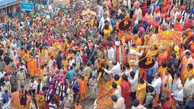 विश्व प्रसिद्ध बस्तर दशहरा: मावली माता की डोली विदाई पर भारी भीड़