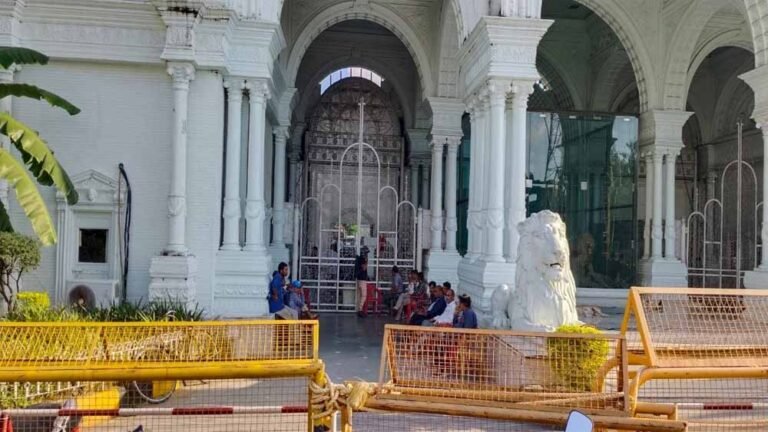 सहारा शहर को सील करने के फैसले पर रोक के लिए कंपनी पहुंची हाईकोर्ट