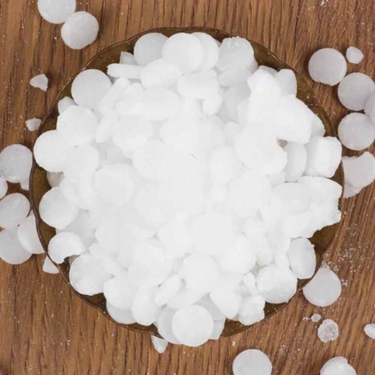 घर की नकारात्मक ऊर्जा को करें खत्म, जानें कपूर से जुड़ा खास वास्तु टोटका