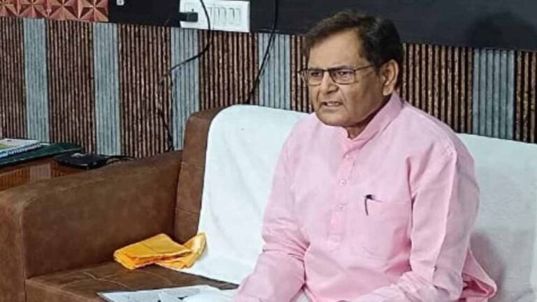 उत्तर प्रदेश अनुसूचित जाति वित्त और विकास निगम के पूर्व अध्यक्ष और एमएलसी डॉ. लालजी प्रसाद निर्मल का अखिलेश यादव पर करारा प्रहार