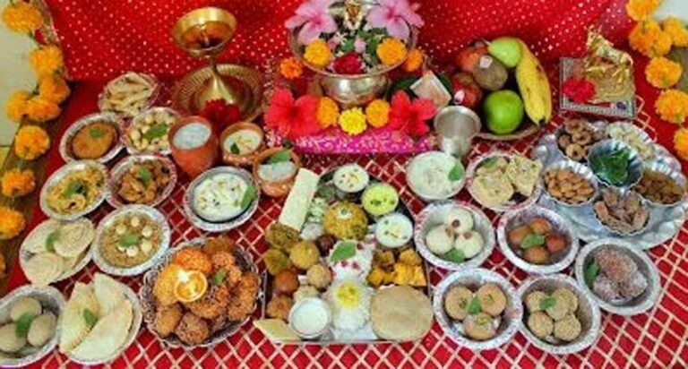 लक्ष्मीजी का आशीर्वाद चाहते हैं? इस दीपावली मेहमानों को परोसें उनका प्रिय भोग