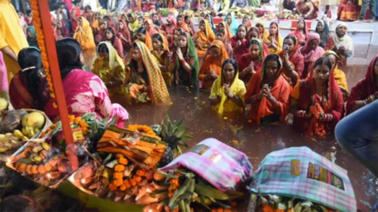 युगों पुरानी छठ परंपरा की कहानी: जानें इसका आरंभ कहाँ हुआ