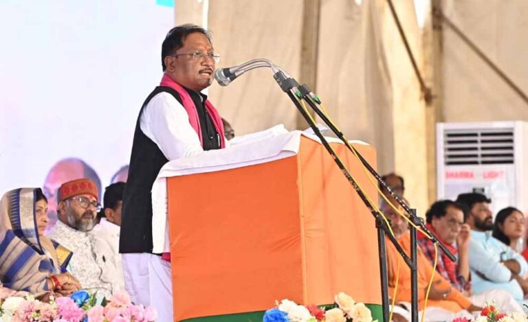 मुख्यमंत्री साय पंडवानी महासम्मेलन के समापन समारोह में हुए शामिल