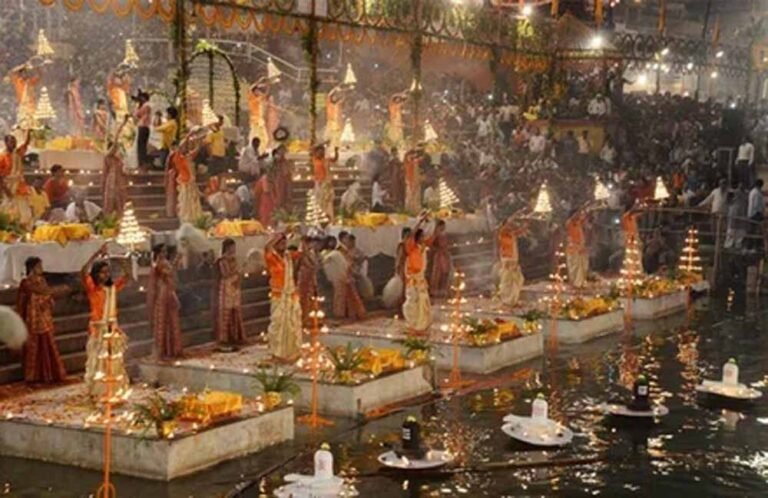 प्रकाश, श्रद्धा और आस्था का संगम — काशी की देव दीपावली