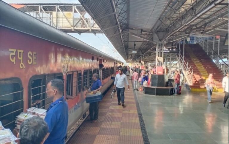 रायपुर स्टेशन पर यात्रियों के लिए नई सुविधाएं: बड़ा होल्डिंग एरिया, सस्ता खाना और हेल्थ पैकेज