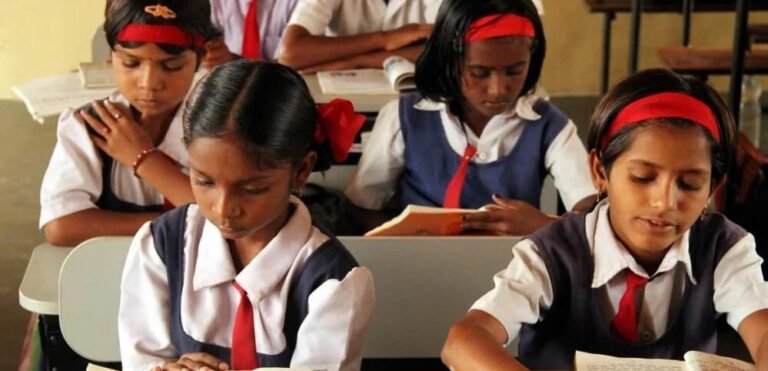 शिक्षा की चुनौती: 13 करोड़ से अधिक लड़कियां आज भी नहीं जा पातीं स्कूल, UNESCO की चेतावनी