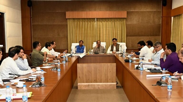 नवा रायपुर में राज्योत्सव और प्रधानमंत्री के प्रवास को लेकर उप मुख्यमंत्री अरुण साव ने की तैयारियों की समीक्षा