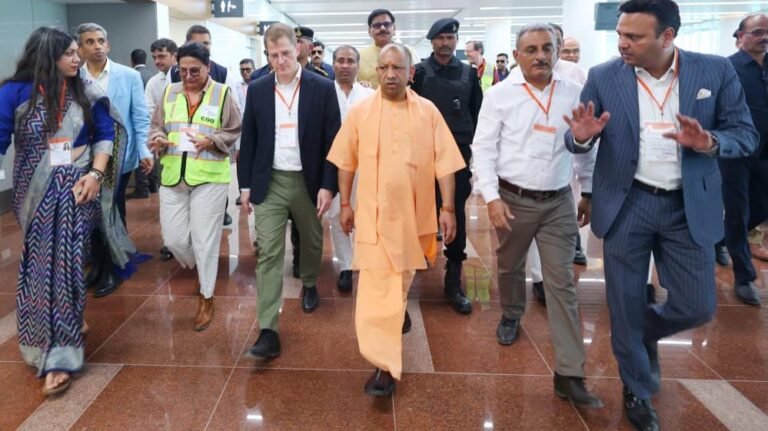 मुख्यमंत्री योगी आदित्यनाथ ने किया नोएडा इंटरनेशनल एयरपोर्ट का स्थलीय निरीक्षण