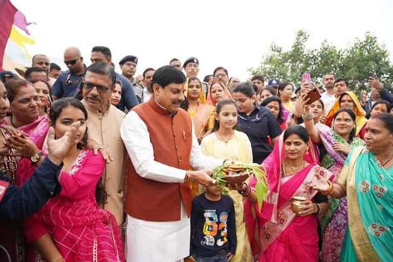 माता और बहनों का त्याग ही हमारे देश को अखंडता और अनेकता में एकता के सूत्र में पिरोता है : मुख्यमंत्री डॉ. यादव