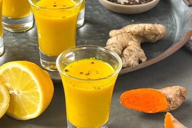 हर सुबह का ये हेल्दी सीक्रेट – हल्दी शॉट से पाएं तेजी से बढ़ते और झड़ना रोकने वाले बाल