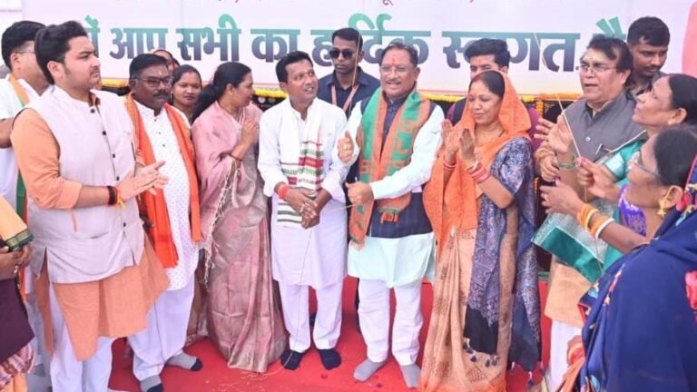 जशपुर के फरसाबहार को मिली विकास की सौगात: मुख्यमंत्री विष्णुदेव साय ने 40.89 करोड़ के 13 कार्यों का किया शुभारंभ