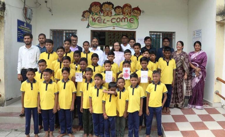 केन्द्र सरकार की अतिरिक्त सचिव पहुंची कांकेर, प्रतियोगी परीक्षाओं की तैयारी कर रहे विद्यार्थियों और मूक बधिर बच्चों से की बातचीत