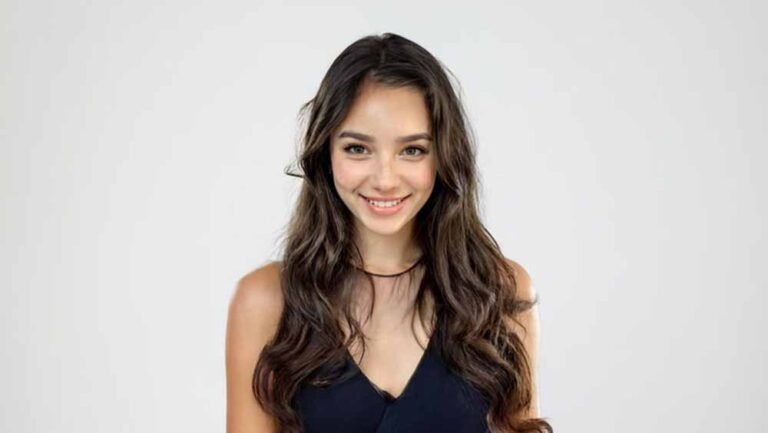 फिल्मी दुनिया में धमाका: Tilly Norwood को साइन करने की होड़, इंसान नहीं AI अभिनेत्री!