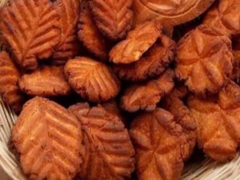 छठ पूजा स्पेशल: बस कुछ स्टेप्स में तैयार करें खस्ता और लाजवाब ठेकुआ