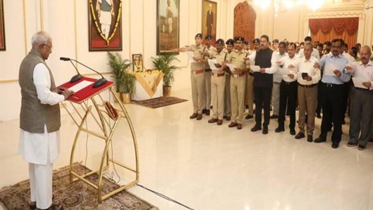 राज्यपाल ने आयोजित किया एकता दिवस समारोह और शपथ ग्रहण