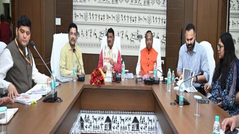 रायपुर में जनजातीय गौरव का नया केंद्र: केन्द्रीय मंत्री ओराम ने संग्रहालय लोकार्पण तैयारियों की समीक्षा की