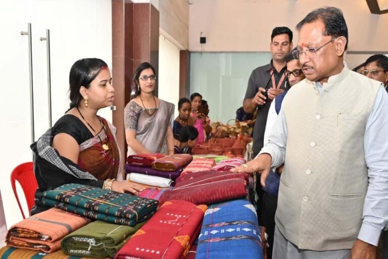 प्रधानमंत्री  नरेंद्र मोदी के लखपति दीदी बनाने के संकल्प से महिलाएं बनी आत्मनिर्भर : मुख्यमंत्री