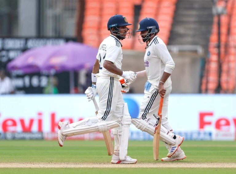 भारत का दबदबा कायम: पहली पारी 448 पर घोषित, वेस्टइंडीज पर 286 रनों की बढ़त