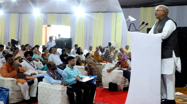 राज्यपाल पटेल ने कहा, भाषा से विकसित होती है सरलता, सहृदयता और संवेदनशीलता