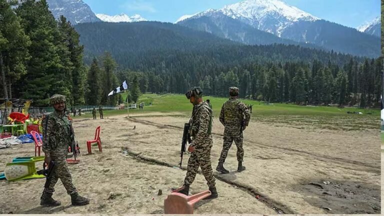 छोटा सुराग, बड़ी कामयाबी: मोबाइल चार्जर से मिली पहलगाम हमले के साज़िशकर्ता तक पहुंच