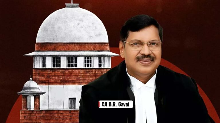 CJI के खिलाफ सुप्रीम कोर्ट में हुई जूता फेंकने की कोशिश, वकील गिरफ्तार