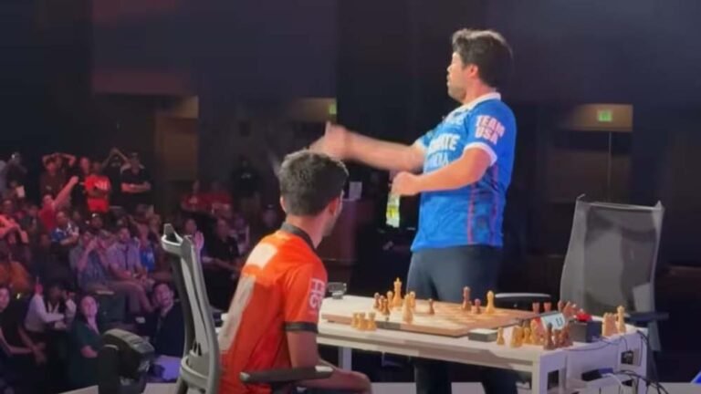चेस बोर्ड पर दिखा ड्रामा: नाकामुरा ने गुकेश को हराने के बाद राजा का मोहरा दर्शकों की ओर उछाला