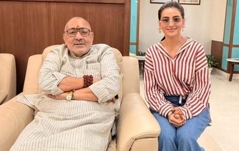 बिहार चुनाव में अक्षरा सिंह की एंट्री? गिरिराज सिंह से मुलाकात ने बढ़ाई सियासी हलचल