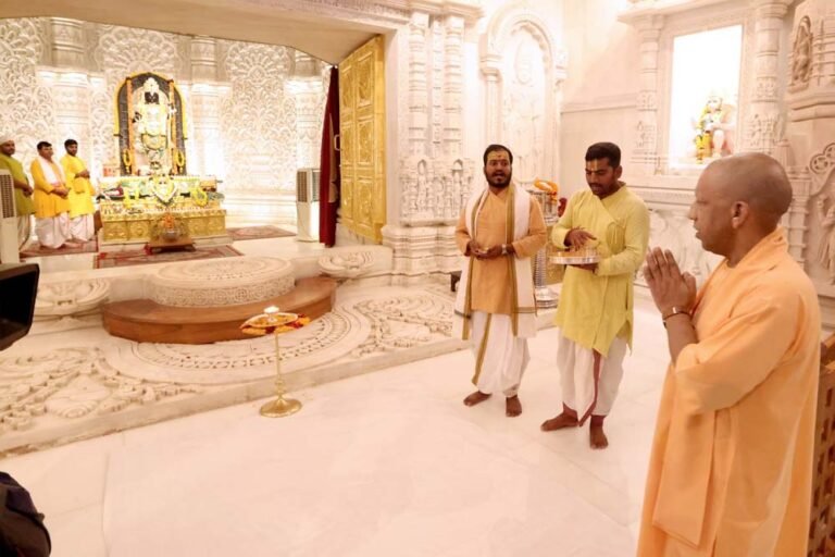 मुख्यमंत्री ने लिया राम मंदिर निर्माण की प्रगति का जायजा, ट्रस्ट पदाधिकारियों से की चर्चा