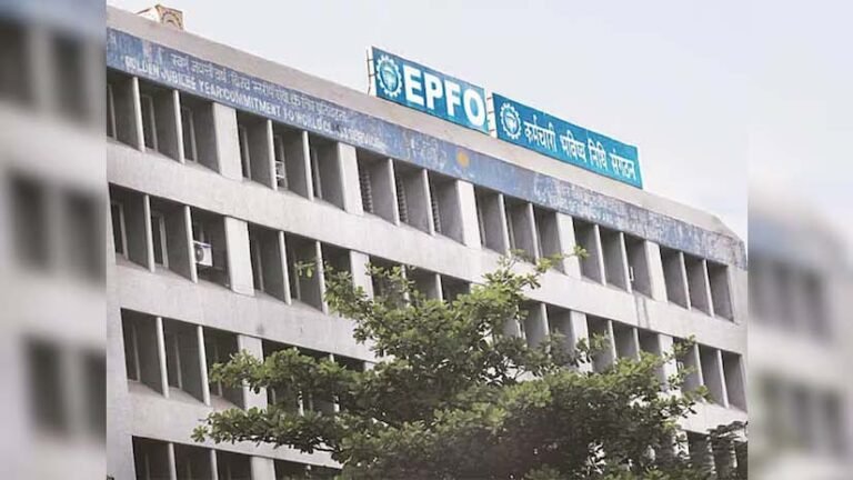 पेंशन पाने के लिए अब कितनी सेवा जरूरी? बदल गए हैं नियम, जानें पूरी डिटेल