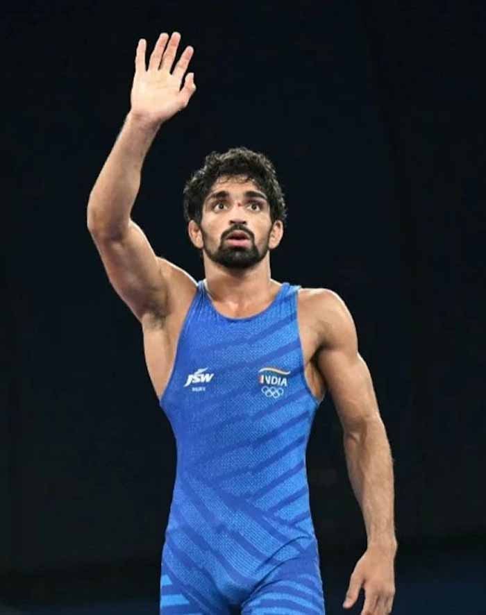 भारतीय कुश्ती महासंघ ने एक बड़ा फैसला: रेसलर अमन सहरावत पर लगा 1 साल का प्रतिबंध