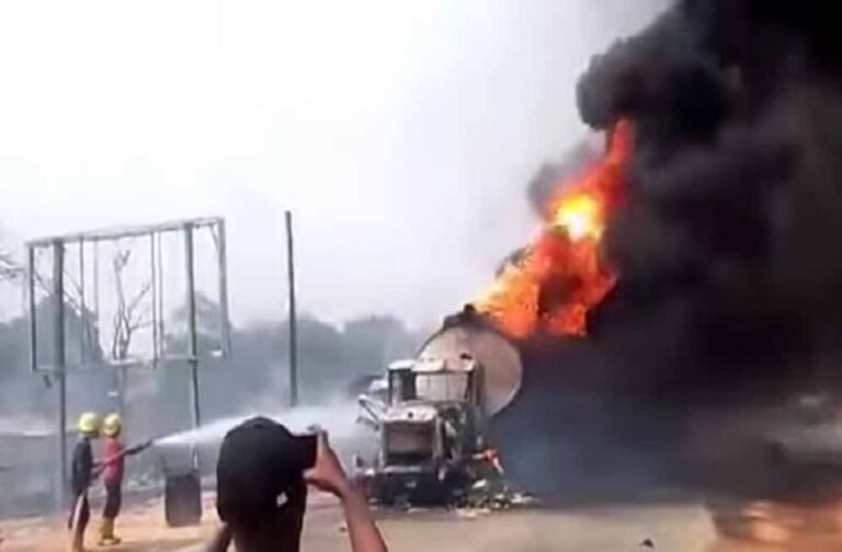 हादसे की दिल दहला देने वाली घटना: तेल इकट्ठा करते समय विस्फोट, 42 लोगों की दर्दनाक मौत