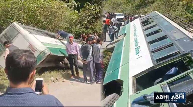कुरनूल के बाद तेलंगाना में भी बस पलटी, 20 लोग हुए घायल — यात्रियों में मचा हड़कंप