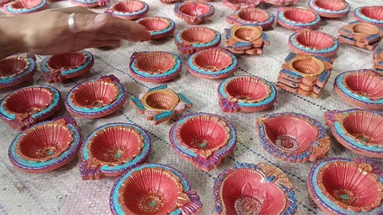 योगी सरकार लगाएगी सभी मंडलों में प्रदर्शनी, दिव्यांगजन के हुनर को मिलेगा मंच