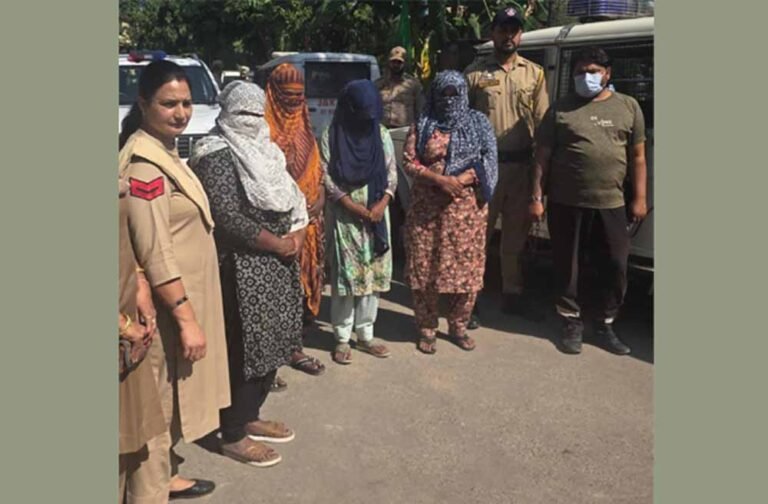 जम्मू-कश्मीर पुलिस की बड़ी कार्रवाई: भारी मात्रा में अवैध ड्रग्स बरामद