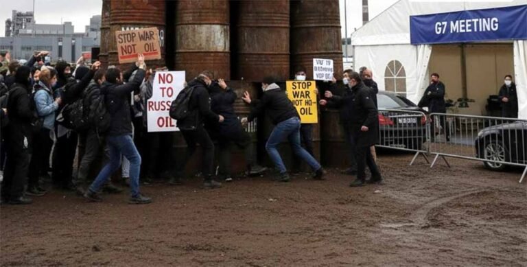 ट्रंप का बयान बना चिंगारी या पहले से था साज़िश का खेल?