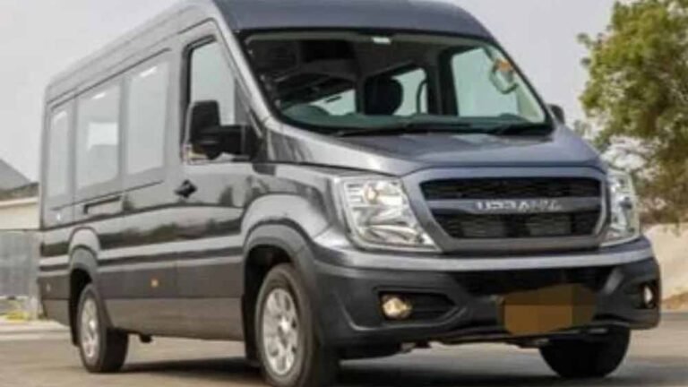 टूरिस्टों के लिए अब सफारी का नया अंदाज: इटावा पार्क में चलें आकर्षक मिनी बसों में