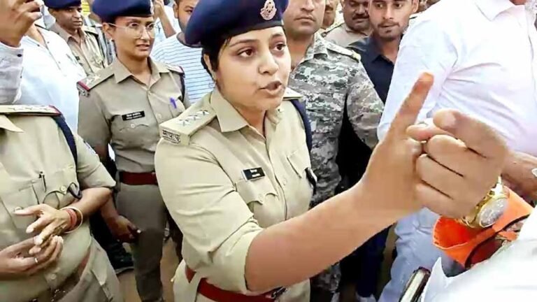 Sunatan विरोध के बीच मुस्लिम महिला DSP की जबरदस्त प्रतिक्रिया, ‘जय श्रीराम’ से लगाया संदेश