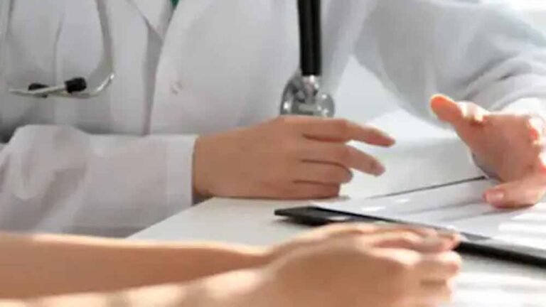 हम अपने डॉक्टरों की सुरक्षा नहीं करेंगे तो समाज हमें माफ नहीं करेगा: सुप्रीम कोर्ट