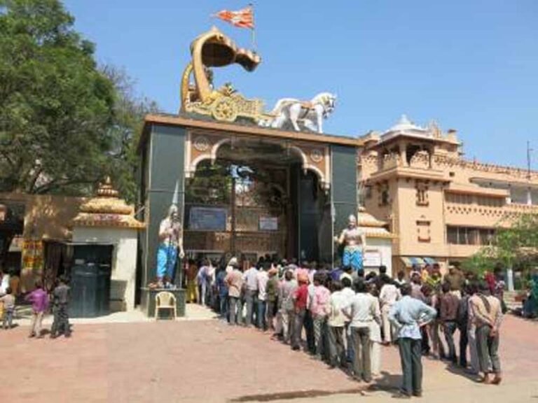 मथुरा में श्रीकृष्ण जन्मभूमि केस की सुनवाई तेज, अदालत ने अगली तारीख 7 नवंबर तय की